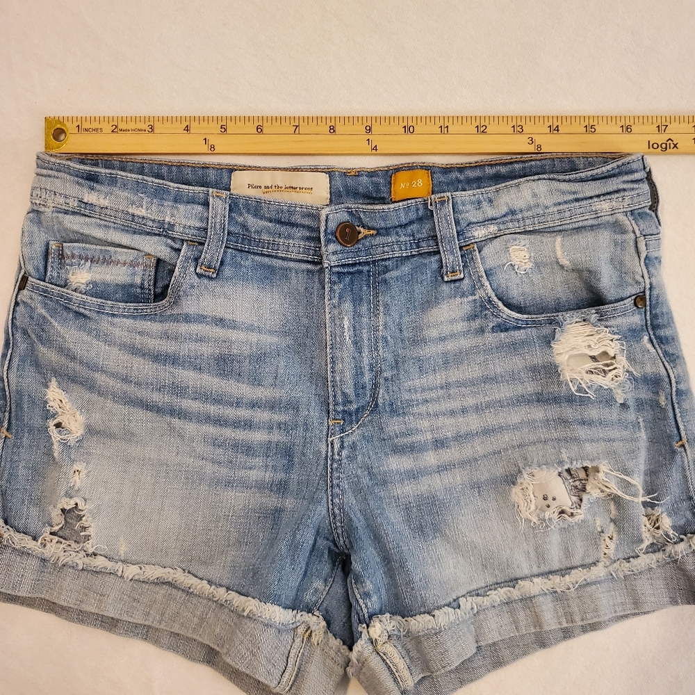 PILCRO | ANTHROPOLOGIE Boyfriend Lightwash Distressed Fringe Jean Shorts Size 25 - Picture 6 of 11